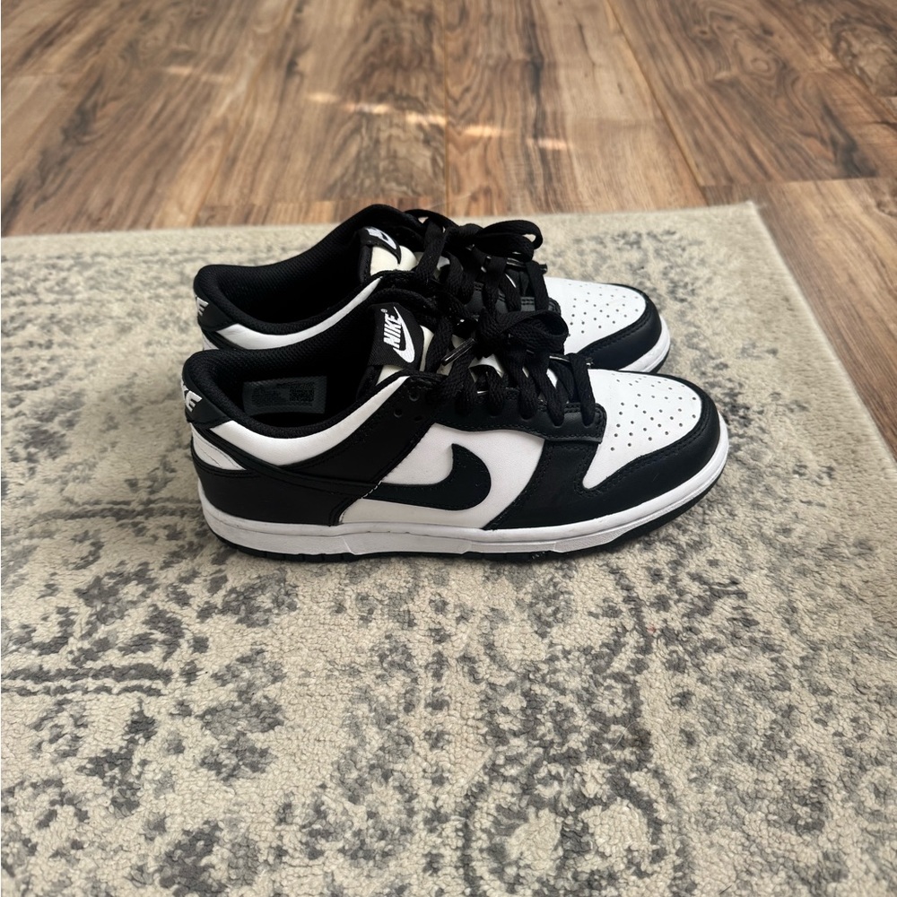 Nike Panda Dunks